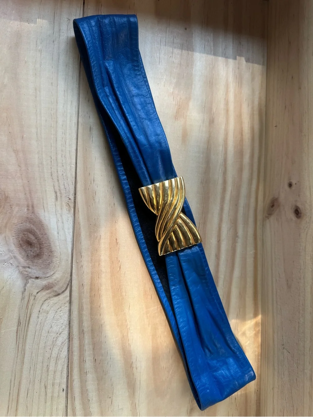 Vintage Blue& Gold-Tone Bow Leather Belt